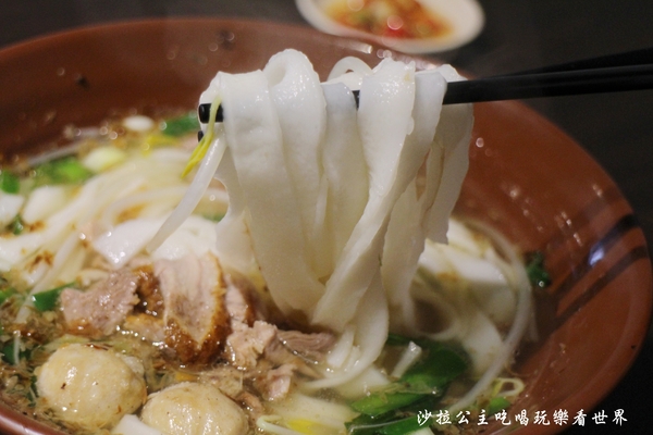 廟街鴨香飯:三重美食『廟街鴨香飯』三重溪尾街小吃/新開幕