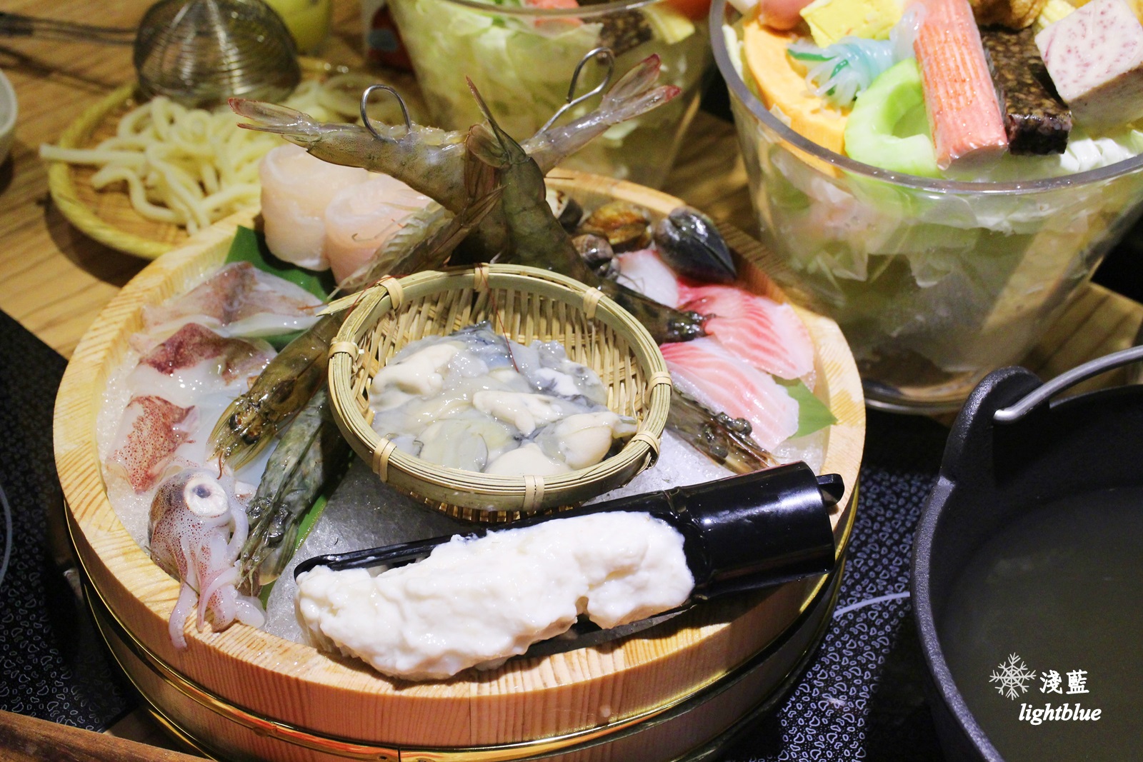 [ 中山站美食 ] 淺藍 × 食鍋憶精緻鍋物～新開幕火鍋，開鍋送鮑魚，打卡送牛小排，還有卡比索冰淇淋吃到飽