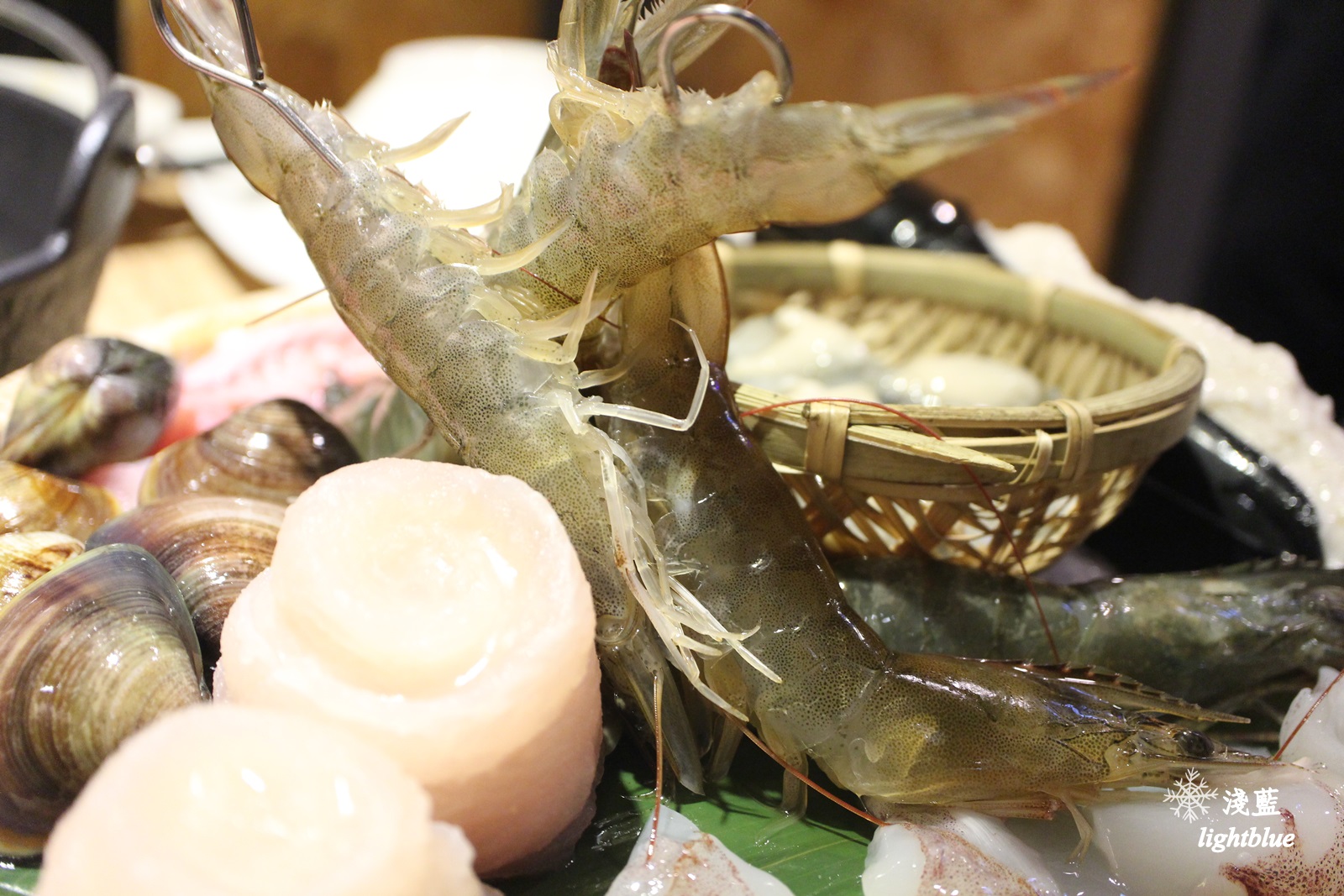 [ 中山站美食 ] 淺藍 × 食鍋憶精緻鍋物～新開幕火鍋，開鍋送鮑魚，打卡送牛小排，還有卡比索冰淇淋吃到飽