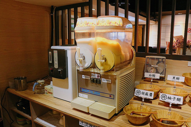 6BF9CEF1-8CC6-484E-944C-E3CC398A37F4