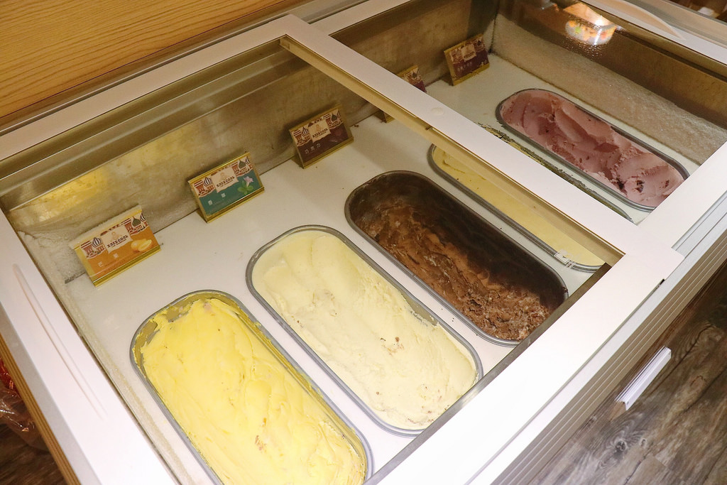 9AD8D87F-3F4E-46AF-875B-0CBE2B0F7554