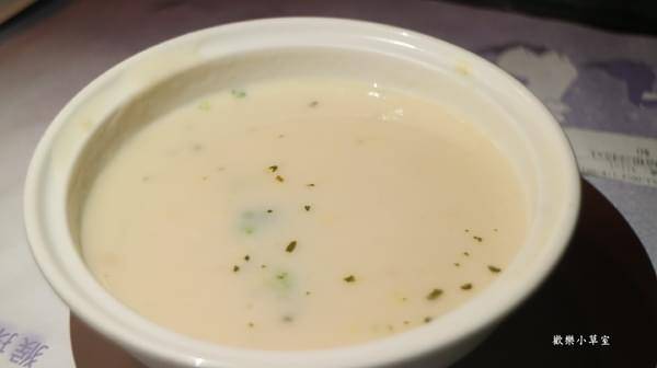 星月天空景觀餐廳：【南投景點】八卦山最高景觀餐廳，跟著動物一起賞夜景之星月天空