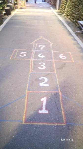 星月天空景觀餐廳：【南投景點】八卦山最高景觀餐廳，跟著動物一起賞夜景之星月天空