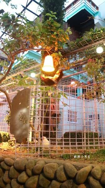 星月天空景觀餐廳：【南投景點】八卦山最高景觀餐廳，跟著動物一起賞夜景之星月天空