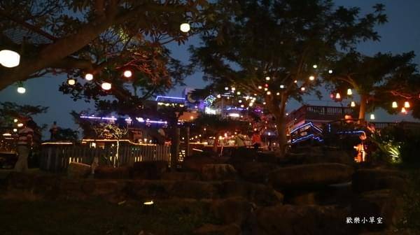 星月天空景觀餐廳：【南投景點】八卦山最高景觀餐廳，跟著動物一起賞夜景之星月天空