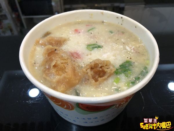 【秉峰鍋燒店菜單價位大公開】CP值極高的鍋燒意麵～台中必吃美食小吃餐廳推薦！招牌菜牛奶意麵、泡菜拉麵、廣東粥。