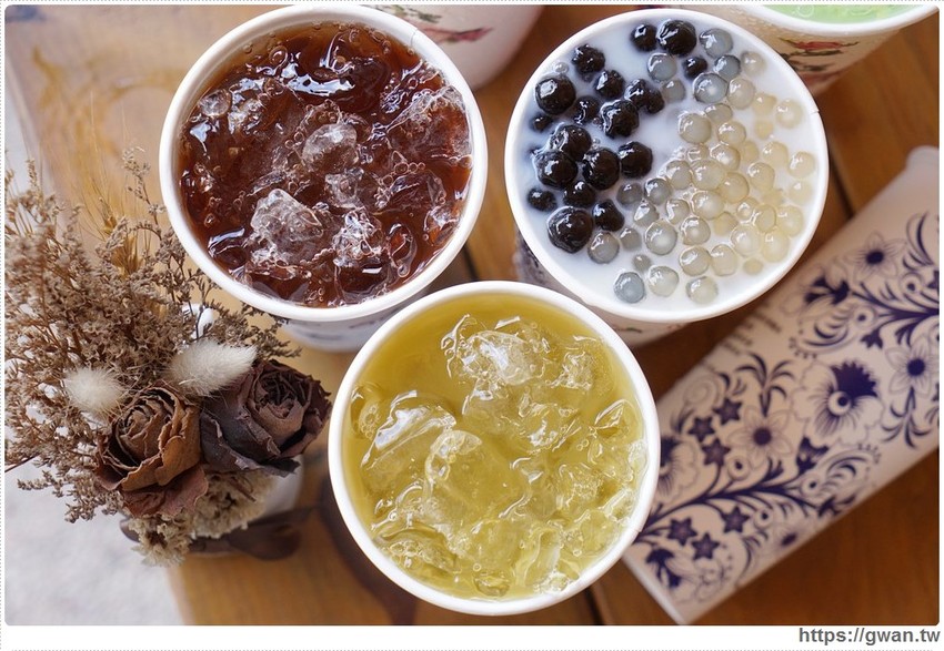 茶品心坊古典仕女杯 | 巨無霸紅茶只要25元，還有隱藏版熊貓豆奶這樣點！！