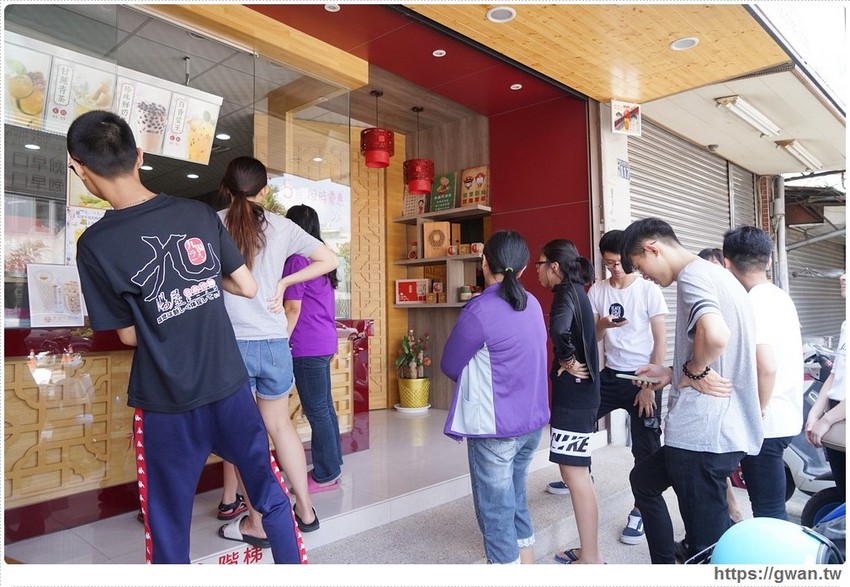 茶品心坊古典仕女杯 | 巨無霸紅茶只要25元，還有隱藏版熊貓豆奶這樣點！！