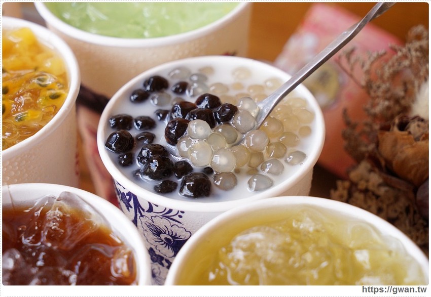 茶品心坊古典仕女杯 | 巨無霸紅茶只要25元，還有隱藏版熊貓豆奶這樣點！！