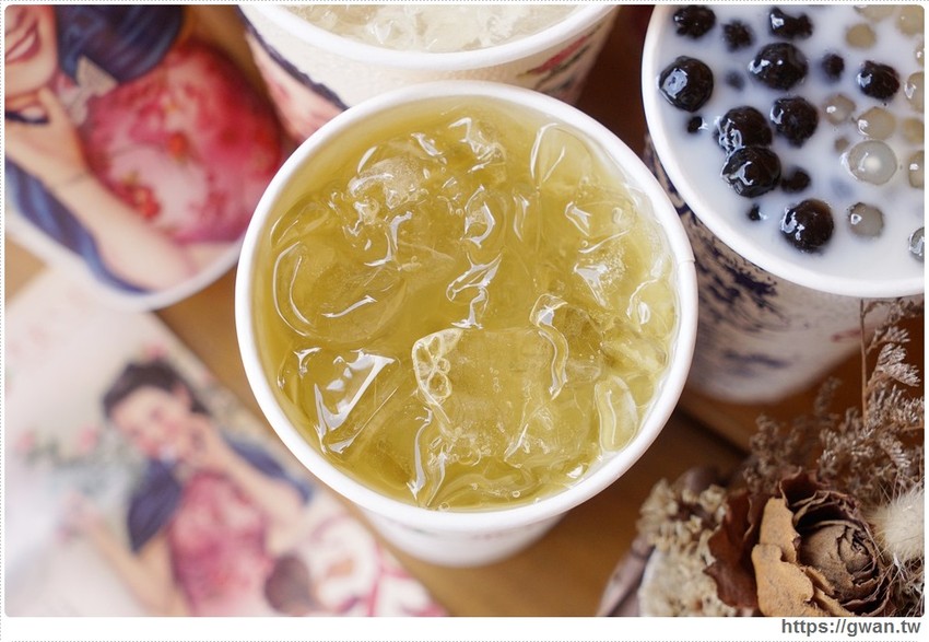 茶品心坊古典仕女杯 | 巨無霸紅茶只要25元，還有隱藏版熊貓豆奶這樣點！！