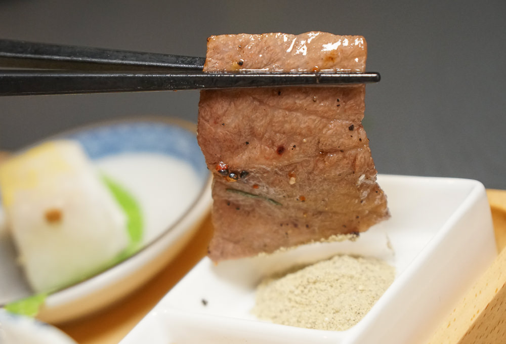 [高雄]牛丁次郎坊(高雄支店)-肉控必吃!深夜裡的和魂燒肉丼!食尚玩家推薦 - 美食好芃友