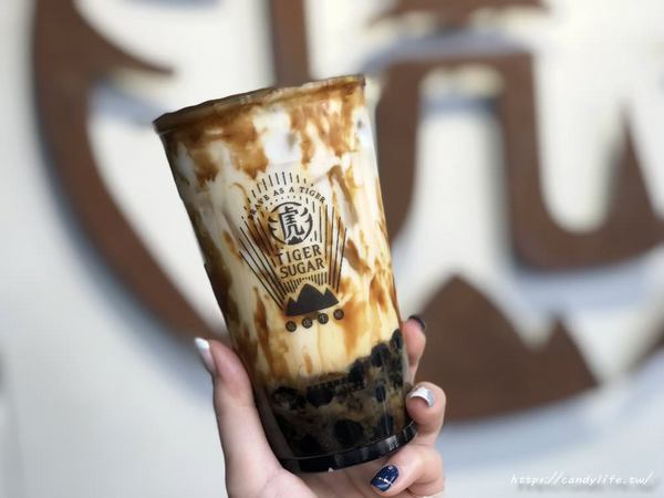 Tigersugar老虎堂(逢甲店):台中美食│Tigersugar老虎堂 逢甲店〃IG紅翻天的老虎堂在逢甲開分店啦!!還有逢甲店限定口味,混珠黑糖鮮奶新上市!!