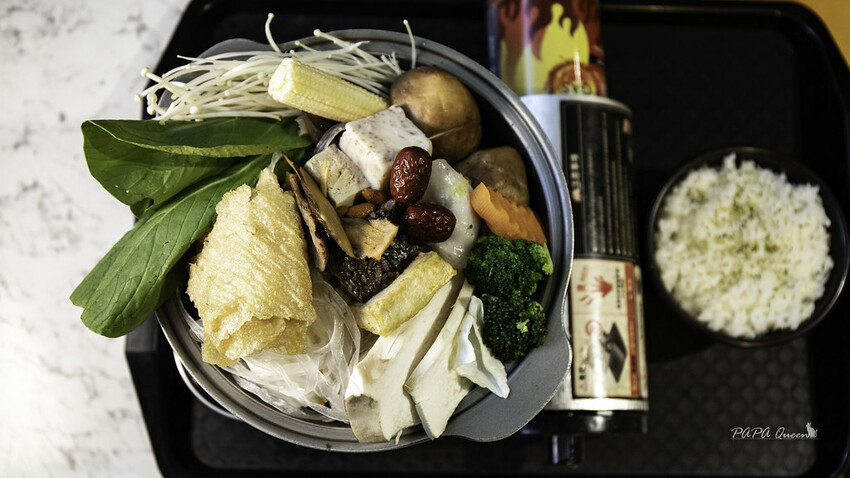 彰化素食｜ 清心緣食坊（菩堤168）單點主餐：石鍋拌飯、鐵板麵、焗烤、火鍋，就享內用免費無限暢飲冷飲、熱