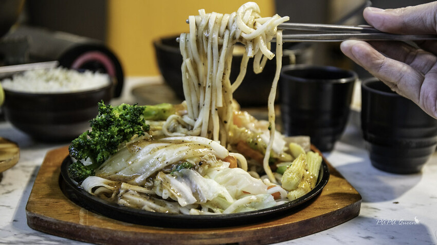 彰化素食｜ 清心緣食坊（菩堤168）單點主餐：石鍋拌飯、鐵板麵、焗烤、火鍋，就享內用免費無限暢飲冷飲、熱