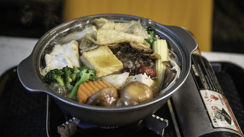 彰化素食｜ 清心緣食坊（菩堤168）單點主餐：石鍋拌飯、鐵板麵、焗烤、火鍋，就享內用免費無限暢飲冷飲、熱