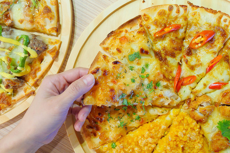 喬e歐爸爸手工披薩吃到飽:炸雞烤雞 義大利麵 飲料冰淇淋無限吃到飽!每人309元起30種手工披薩無限吃