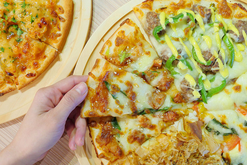 喬e歐爸爸手工披薩吃到飽:炸雞烤雞 義大利麵 飲料冰淇淋無限吃到飽!每人309元起30種手工披薩無限吃