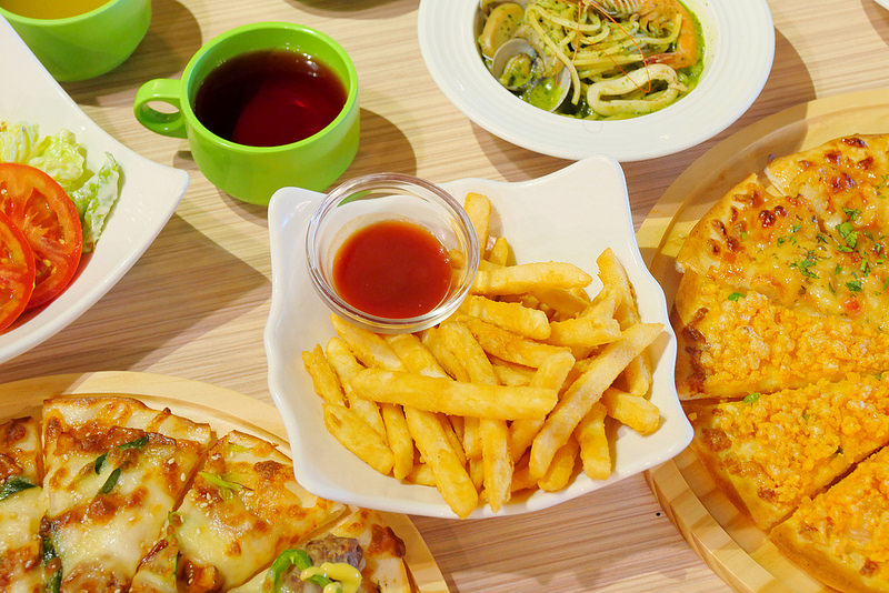 喬e歐爸爸手工披薩吃到飽:炸雞烤雞 義大利麵 飲料冰淇淋無限吃到飽!每人309元起30種手工披薩無限吃