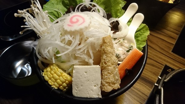 京澤苑日式鍋物:高雄~京澤苑日式鍋物~和風燒鍋X壽喜燒鍋~家樂福鼎山店美食區~ 京澤苑日式鍋物:高雄~京澤苑日式鍋物~和風燒鍋X壽喜燒鍋~家樂福鼎山店美食區~