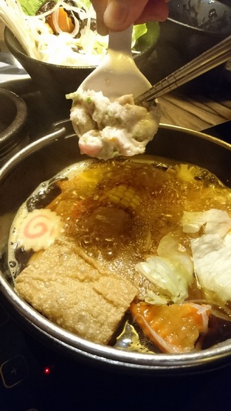 京澤苑日式鍋物:高雄~京澤苑日式鍋物~和風燒鍋X壽喜燒鍋~家樂福鼎山店美食區~ 京澤苑日式鍋物:高雄~京澤苑日式鍋物~和風燒鍋X壽喜燒鍋~家樂福鼎山店美食區~