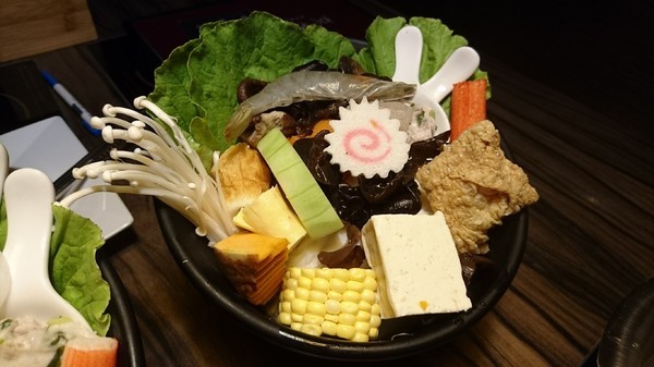 京澤苑日式鍋物:高雄~京澤苑日式鍋物~和風燒鍋X壽喜燒鍋~家樂福鼎山店美食區~ 京澤苑日式鍋物:高雄~京澤苑日式鍋物~和風燒鍋X壽喜燒鍋~家樂福鼎山店美食區~