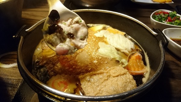 京澤苑日式鍋物:高雄~京澤苑日式鍋物~和風燒鍋X壽喜燒鍋~家樂福鼎山店美食區~ 京澤苑日式鍋物:高雄~京澤苑日式鍋物~和風燒鍋X壽喜燒鍋~家樂福鼎山店美食區~