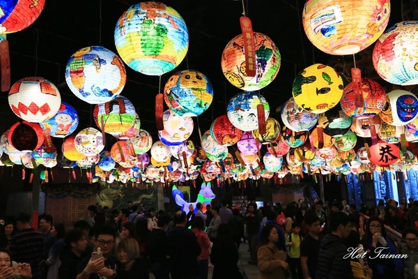 普濟殿燈會：【台南旅遊】全台十大必逛燈會！期間限定燈籠海：普濟殿燈會