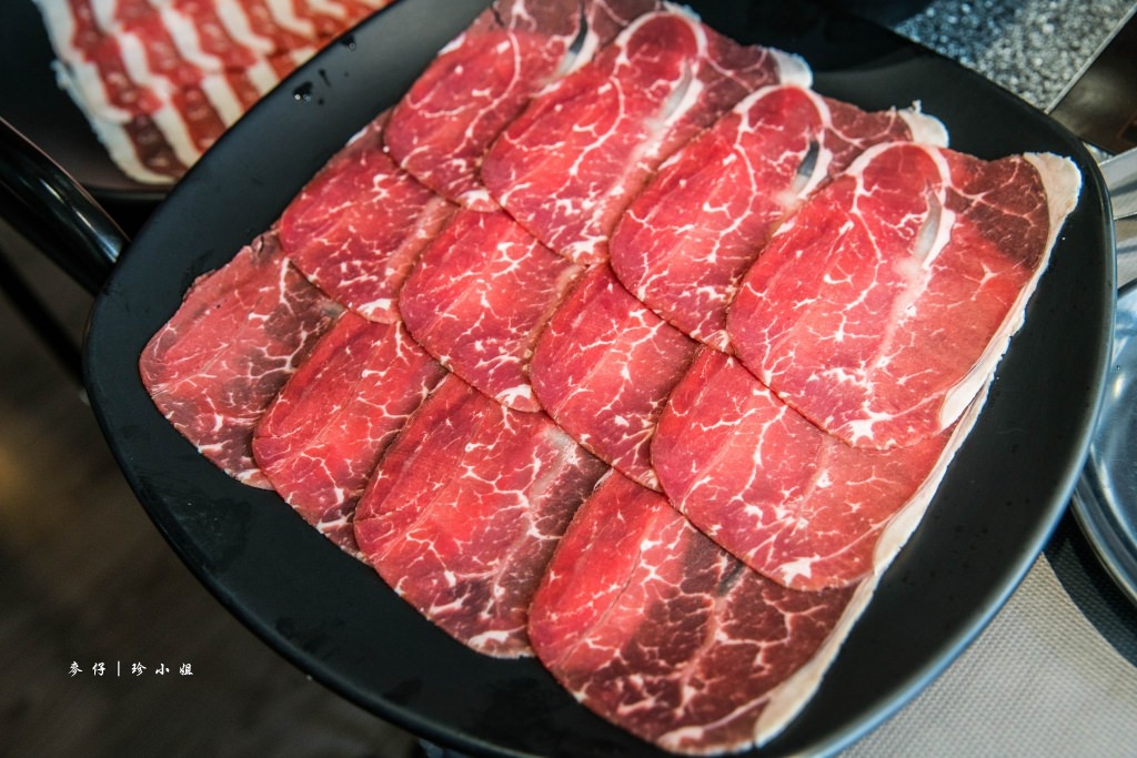 高檔食材佛心吃到飽～『五麦壽喜燒。鍋物』！東區人氣排隊吃到飽名店 - 麥仔の生活日記