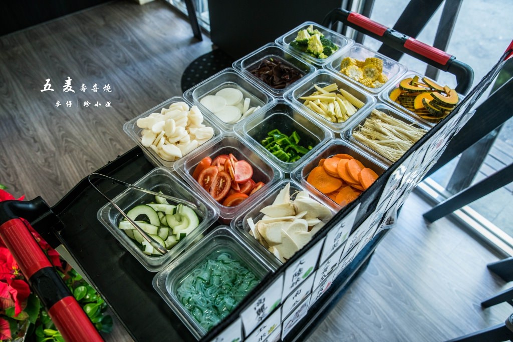 高檔食材佛心吃到飽～『五麦壽喜燒。鍋物』！東區人氣排隊吃到飽名店 - 麥仔の生活日記