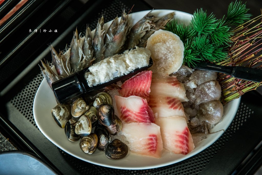 高檔食材佛心吃到飽～『五麦壽喜燒。鍋物』！東區人氣排隊吃到飽名店 - 麥仔の生活日記