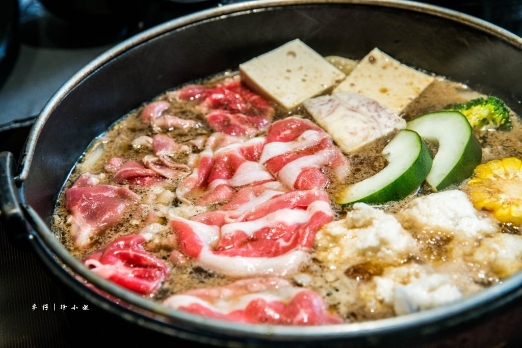 高檔食材佛心吃到飽～『五麦壽喜燒。鍋物』！東區人氣排隊吃到飽名店 - 麥仔の生活日記