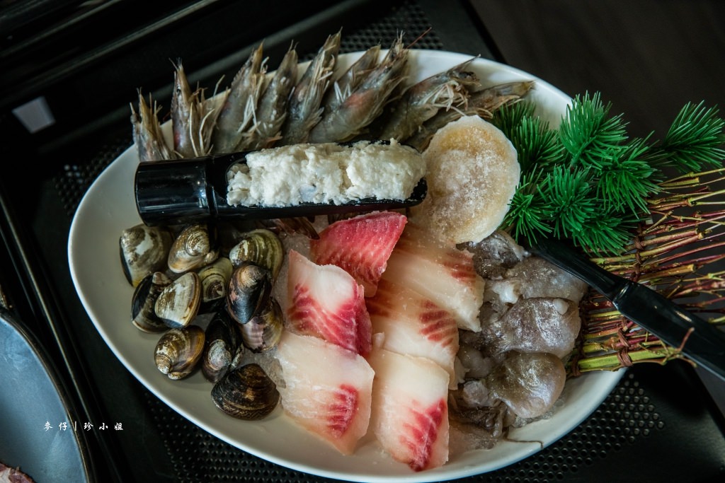 高檔食材佛心吃到飽～『五麦壽喜燒。鍋物』！東區人氣排隊吃到飽名店 - 麥仔の生活日記