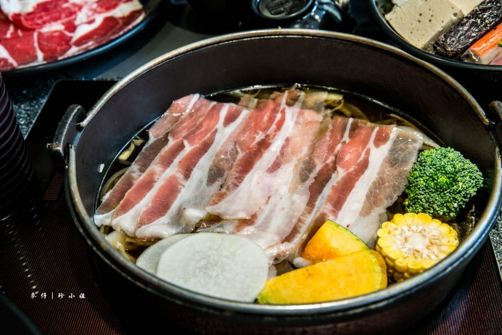 高檔食材佛心吃到飽～『五麦壽喜燒。鍋物』！東區人氣排隊吃到飽名店 - 麥仔の生活日記