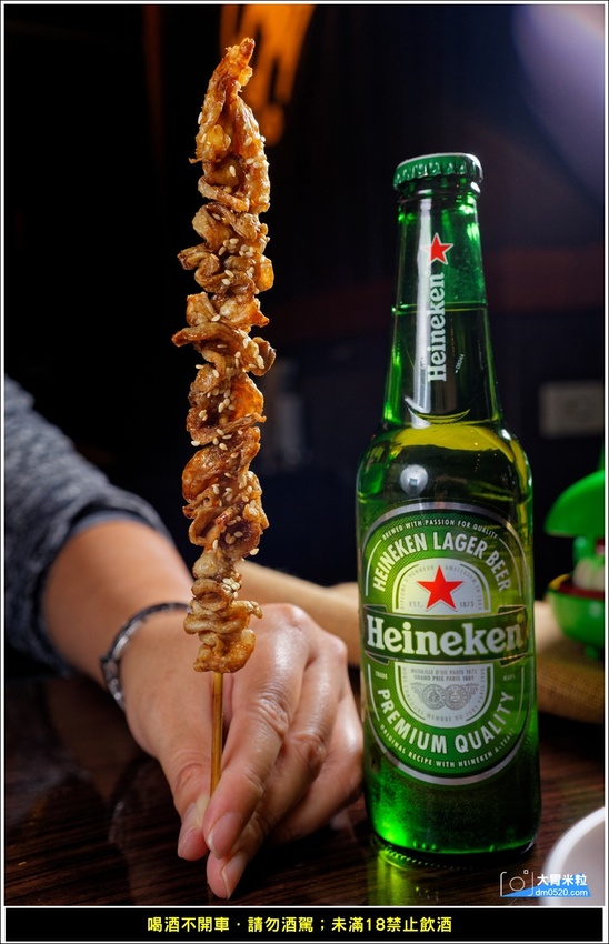 新莊輔大餐酒吧推薦,DNA串燒BAR,引進東區最夯Beer PONG台,精緻調酒,串燒熱食,電子飛鏢,聚餐派對推薦,輔大站美食, - 大胃米粒 DAVID & MILLY