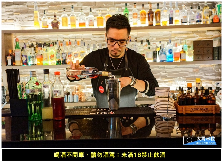 新莊輔大餐酒吧推薦,DNA串燒BAR,引進東區最夯Beer PONG台,精緻調酒,串燒熱食,電子飛鏢,聚餐派對推薦,輔大站美食, - 大胃米粒 DAVID & MILLY
