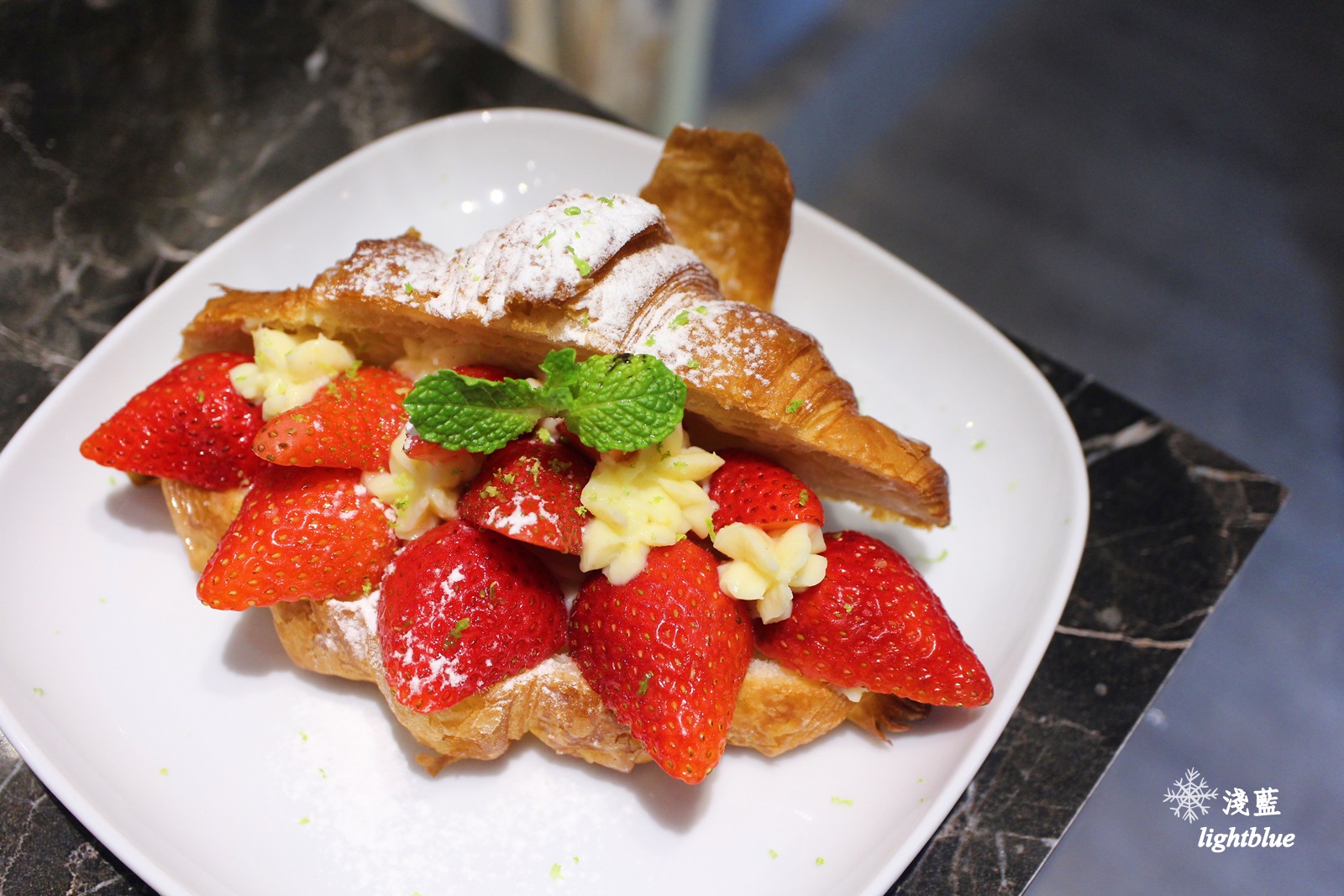 [ 大安站美食 ] 淺藍 × 法式修頌．可頌專賣店～滿滿草莓可頌、抹茶修頌