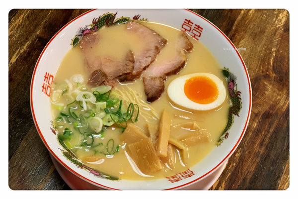 【新店美食】百壽爺日式拉麵 ~ 新店好吃的拉麵❤️新店美食/內用免費加一球麵(附菜單) - 捷運小碧潭站