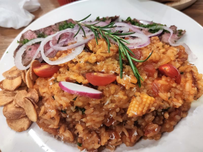 楽麥舒芙蕾製造所 蒜香牛小排茄汁燉飯