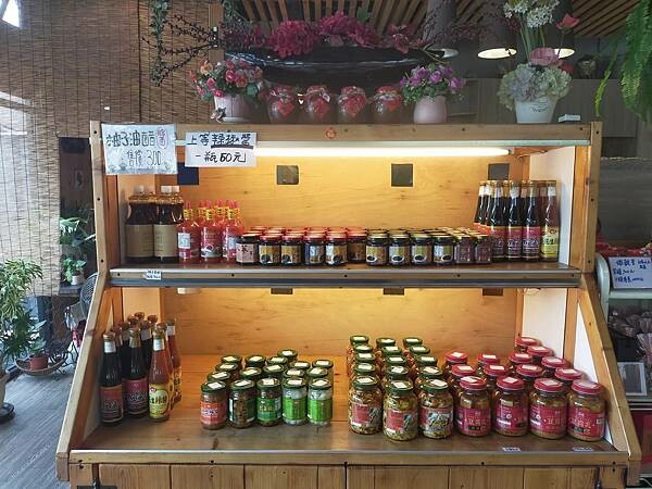 新竹峨眉黃金傳說窯烤麵包坊~近峨嵋湖彌勒佛殿~