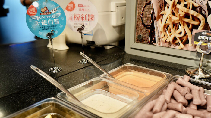 [淡水] 兩餐韓國年糕火鍋吃到飽！只要349元！韓國炸雞/年糕/韓國泡麵吃到飽！