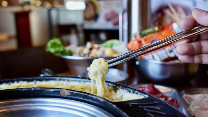 [淡水] 兩餐韓國年糕火鍋吃到飽！只要349元！韓國炸雞/年糕/韓國泡麵吃到飽！