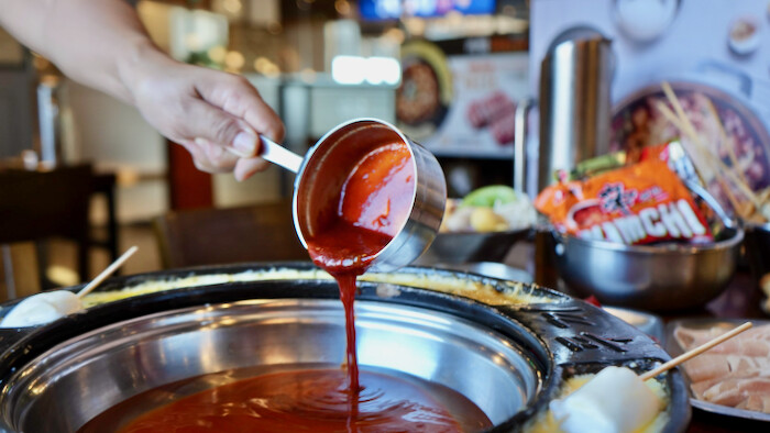 [淡水] 兩餐韓國年糕火鍋吃到飽！只要349元！韓國炸雞/年糕/韓國泡麵吃到飽！