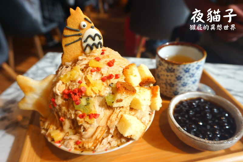 【高雄景點】高雄IG打卡新景點,超夢幻白色旋轉木馬與摩天輪-棧貳庫KW2!高雄駁二旁,加入KW2會員免費停車! @猴屁的異想世界