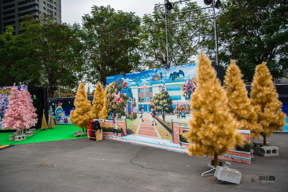 |親子旅遊|全台唯一妖怪手錶亞洲最大戶外主題展,趕快來找宇宙最大吉胖喵 - 阿婷的旅行札記。