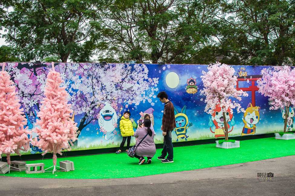 |親子旅遊|全台唯一妖怪手錶亞洲最大戶外主題展,趕快來找宇宙最大吉胖喵 - 阿婷的旅行札記。