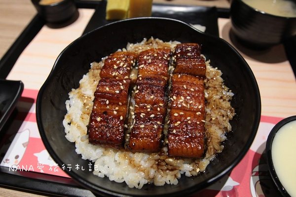 定食8(頭份大潤發店)：苗栗頭份》定食8,頭份大潤發店。美味超值日式定食,上班族聚餐首選