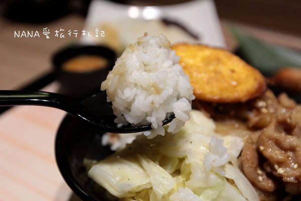 定食8(頭份大潤發店)：苗栗頭份》定食8,頭份大潤發店。美味超值日式定食,上班族聚餐首選