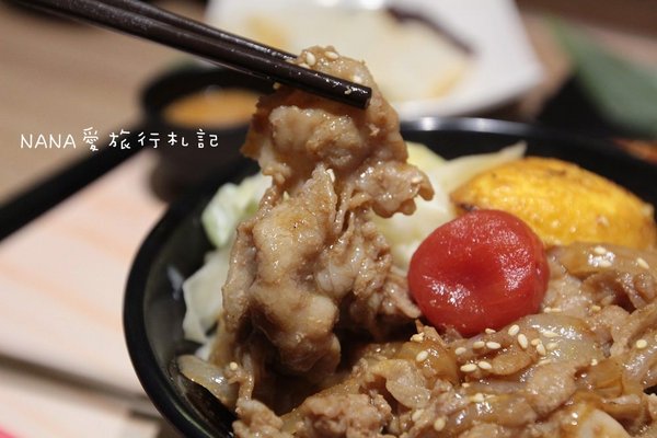 定食8(頭份大潤發店)：苗栗頭份》定食8,頭份大潤發店。美味超值日式定食,上班族聚餐首選