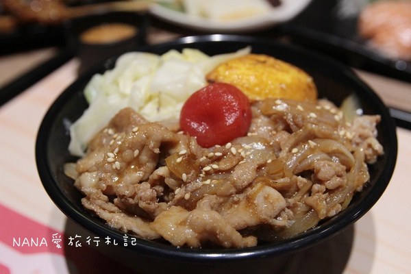 定食8(頭份大潤發店)：苗栗頭份》定食8,頭份大潤發店。美味超值日式定食,上班族聚餐首選
