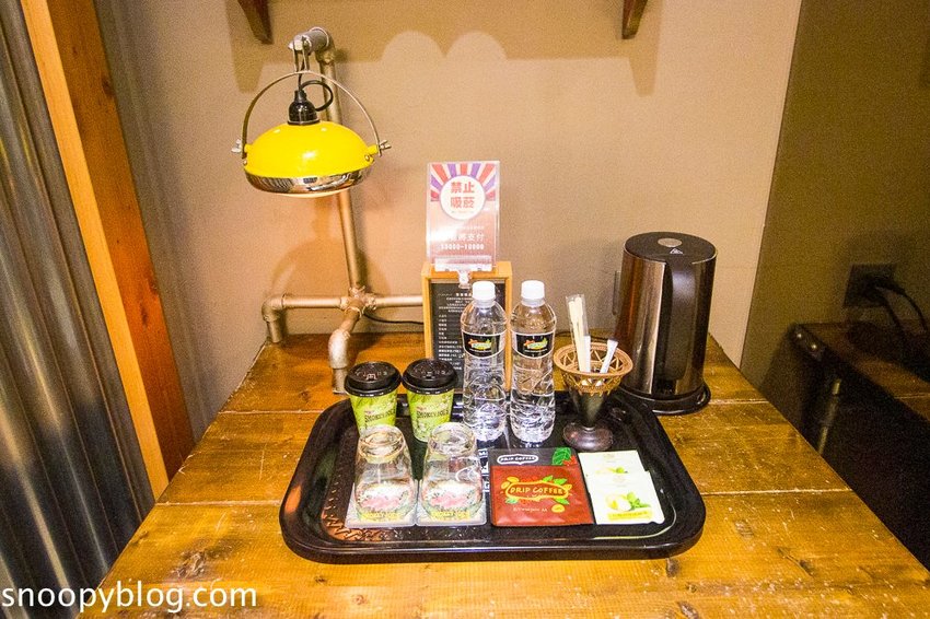 冒煙的喬就是公寓旅店~近駁二藝術特區,美式復古工業風格、雪佛蘭古董車櫃台,有個性的特色旅店